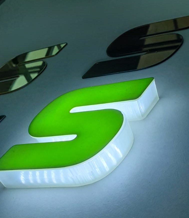 Letra caixa verde.jpeg