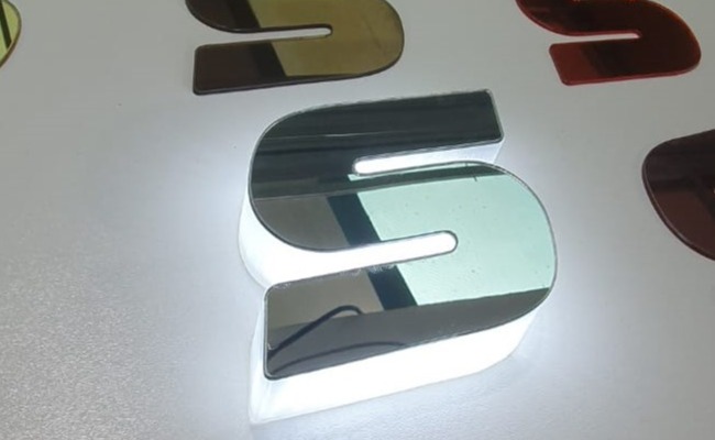 Letras Iluminadas, Letra caixa face em acrilico, letras em acrilco
