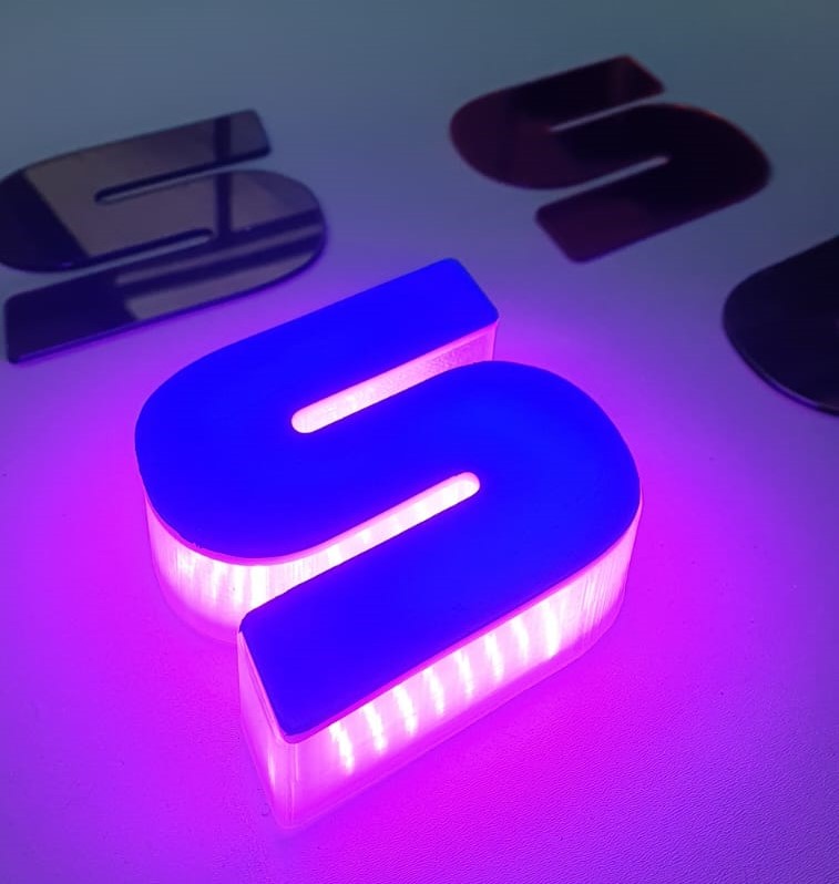 Letra caixa azul.jpeg