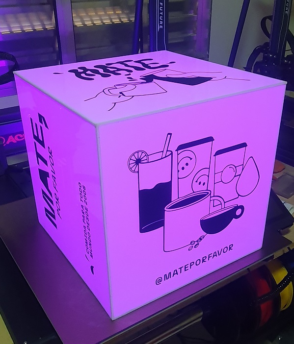luminoso acrilico com lampada inteligente, cubo iluminado led rgb, cubo iluminado lampada muda de cor, placa acrilico que muda de cor, luminoso quadrado em acrilico, luminoso cubo acrilico, luminoso led colorido